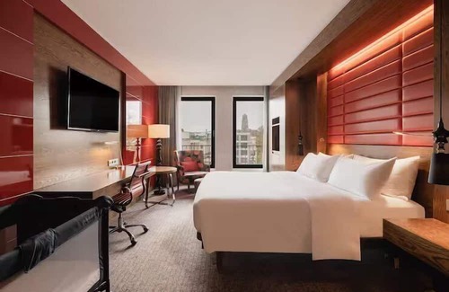 The Hague Center Haus | Convenience Meets Comfort - Enjoy Our Centrally Located Stay Near Alexanderplatz