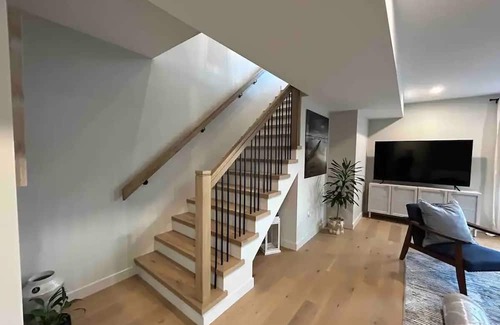 Thunder Bay Haus | Modern Manor