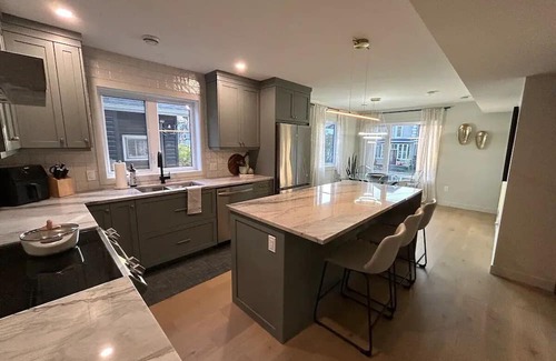 Thunder Bay Haus | Modern Manor