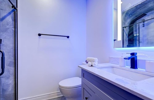 Markham Haus | Cozy home in Markham city where you can gather with family and friends.