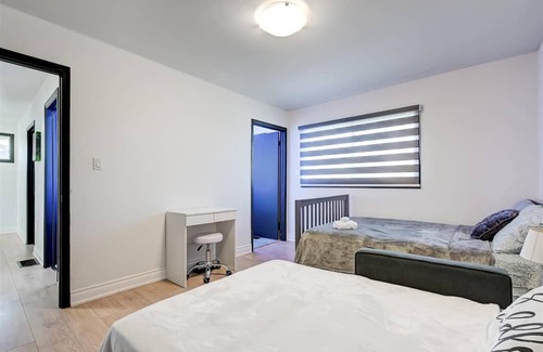 Markham Haus | Cozy home in Markham city where you can gather with family and friends.