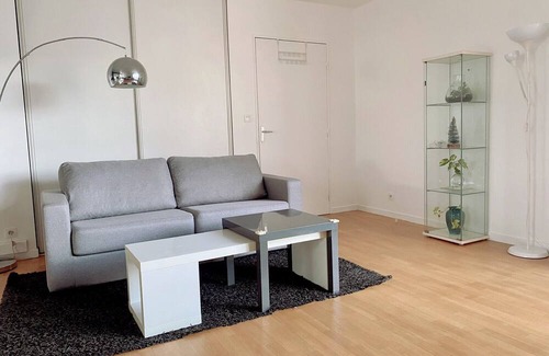 Faubourg de l'Arche Wohnung | Comfortable 50 m² apartment with parking