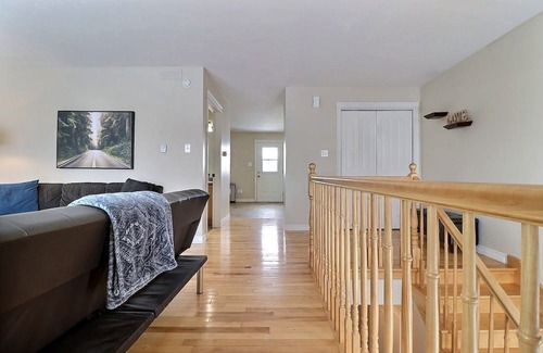 Moncton Haus | Cozy Home in Central Moncton WFH NBCC