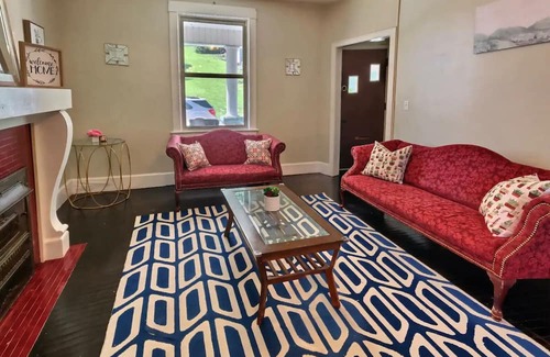 Cumberland Haus | 1910s historic brick home, 2 full baths, mountain views, walkable, pets welcome