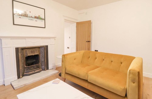 Wistow Haus | PINFOLD HOUSE, pet friendly, with a garden in Selby