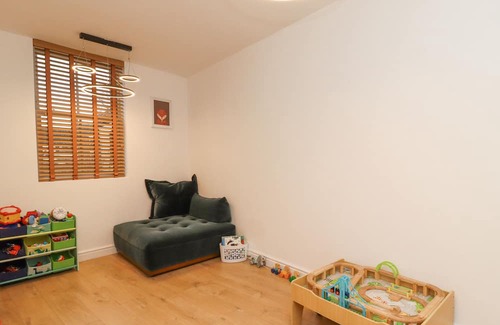 Wistow Haus | PINFOLD HOUSE, pet friendly, with a garden in Selby