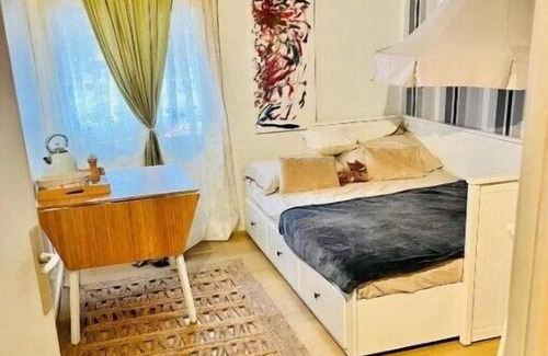 Roissy-en-France Haus | Private rooms in a Tiny Home