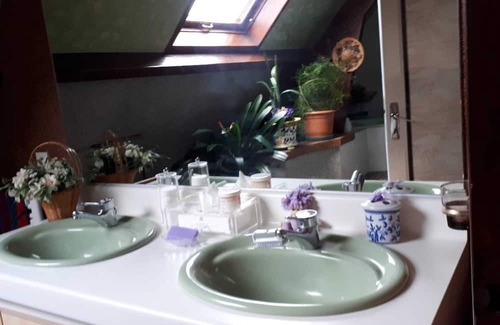 Maurepas Haus | Maison au Calme, Avec Joli Jardin, Proche de Toutes Commodités, de Versailles