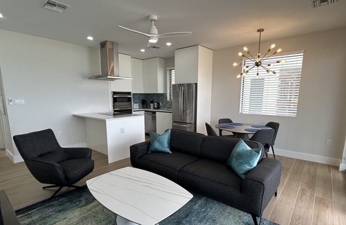 Old Man Bay Wohnung | 2 bedroom beachfront condo