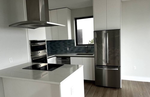 Old Man Bay Wohnung | 2 bedroom beachfront condo