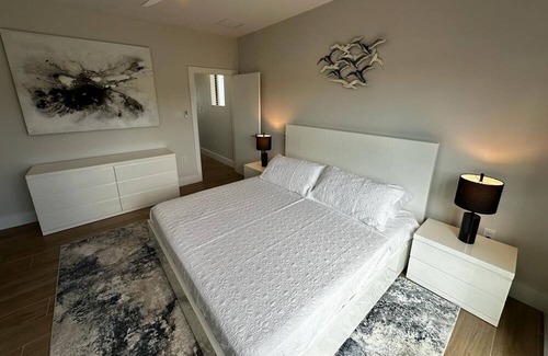 Old Man Bay Wohnung | 2 bedroom beachfront condo