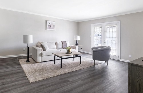 Homewood Wohnung | Modern Apartment in Prime Location (ID1403X449)