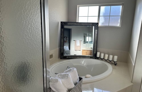 Rhodes Ranch Haus | Luxury Entire House off 215 Freeway & Durango Southwest - Family & Pet Friendly