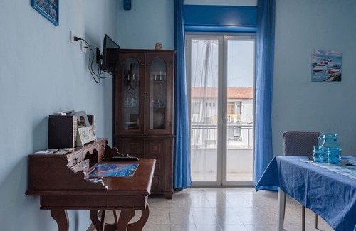 Porto Empedocle Wohnung | Holiday Home 'Nautilus' with Sea View, Wi-Fi and Air Conditioning