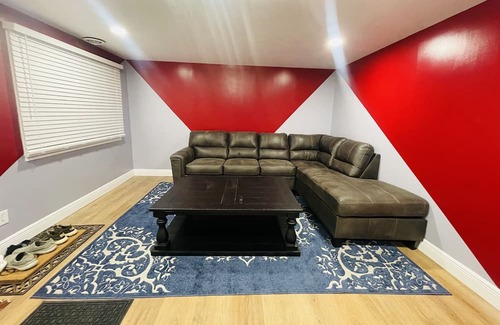 Buffalo Haus | Terrific 3-bedroom house with WiFi in Buffalo