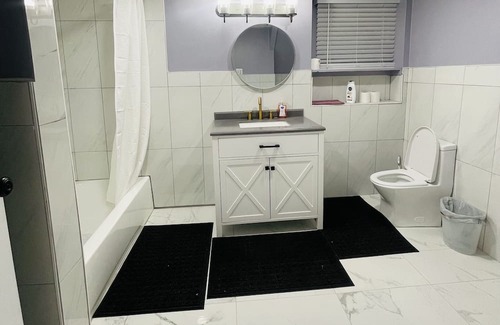 Buffalo Haus | Terrific 3-bedroom house with WiFi in Buffalo