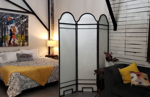 Western Division Wohnung | Spacious Loft King-Bed & Sofa centrally-located #1