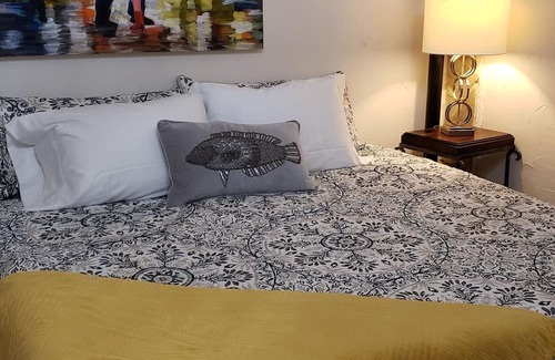 Western Division Wohnung | Spacious Loft King-Bed & Sofa centrally-located #1