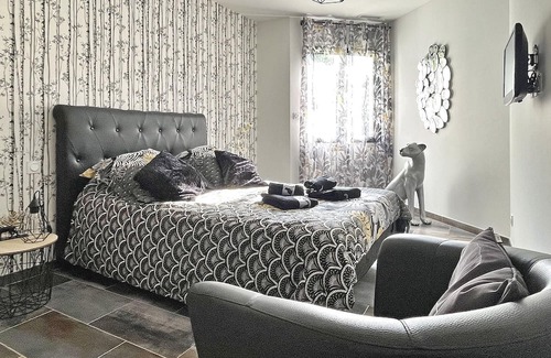 Sainte-Cecile-les-Vignes Haus | Experience the charm of Sainte Cécile Les Vignes in this delightful, air-conditioned villa, an idyll