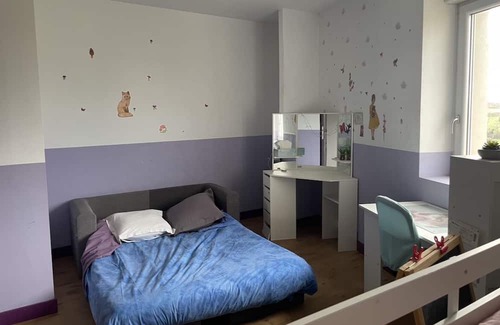 Montluel Haus | Maison Mitoyenne à la Campagne. 3 Chambres. Proche Sortie A46, A432 les Echets