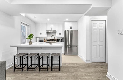 Hamilton Haus | Elegant 3BR Home Near Hospitals/Tims Field/QEW
