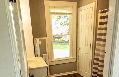 Smithville Sonstige | The Yellow House