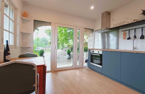 Lodeve Wohnung | Apartment With Garden And View