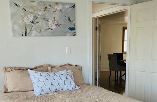 Central Elgin Hütte | Tranquil Coastal Escape, minutes to Port Stanley Beach. Pet-Friendly!