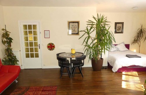 Bourges Wohnung | Homerez - Beautiful studio for 4 ppl. at Bourges