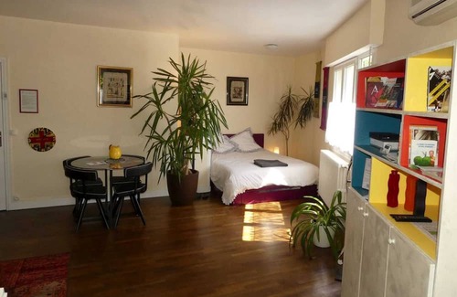 Bourges Wohnung | Homerez - Beautiful studio for 4 ppl. at Bourges