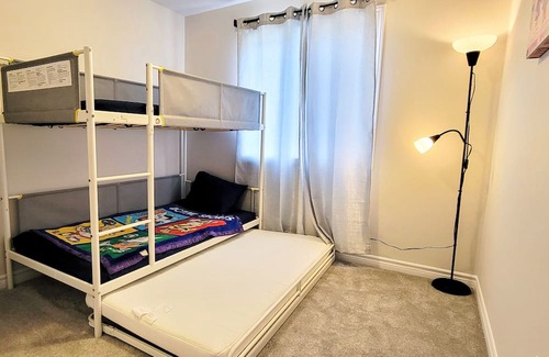 Ottawa Division Haus | New Build+PrimeTV+Movie+Games+Airport 10 mins