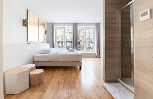 Quartier de la Goutte-d'Or Wohnung | Luxe, State of the Art Suite near Montmartre