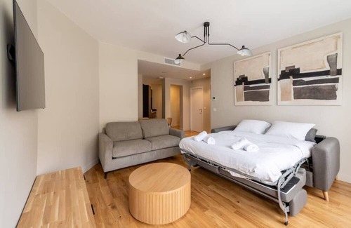 Saint-Vincent-de-Paul Wohnung | Beautiful & Modern 1BD Flat near Montmartre
