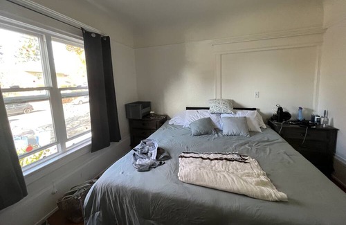 South Berkeley Haus | Beautifully Landscaped Furnished Convenient Berkeley Home