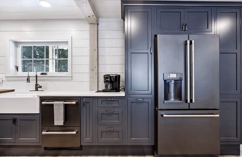 Brownsville Hütte | Vermont LUX stay with Doggy suite