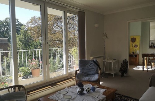 Holland Park Kabine | London/Kensington in suite double room for non smoking female professionals.