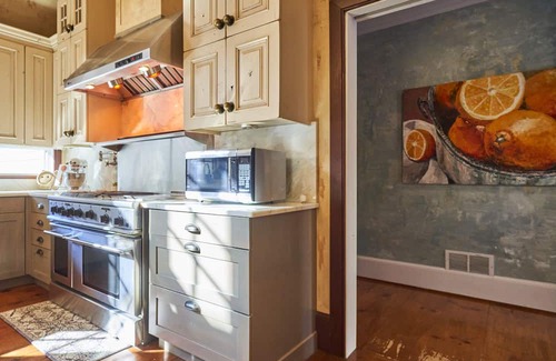 Canton Haus | Riverview 7.5K sqft Modernized Secluded Historical Family Retreat Home