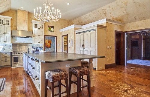 Canton Haus | Riverview 7.5K sqft Modernized Secluded Historical Family Retreat Home