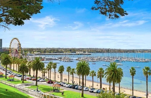 Geelong West Haus | Cosy apartment located close to shops, restaurants and Geelong CBD