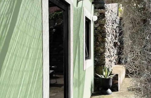 Tabua Hütte | THE L Lodge Elegant Country Cottage With Garden
