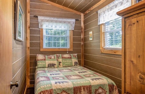 Cleora Kabine | The Egret Cabin - Accommodates 6 Guests