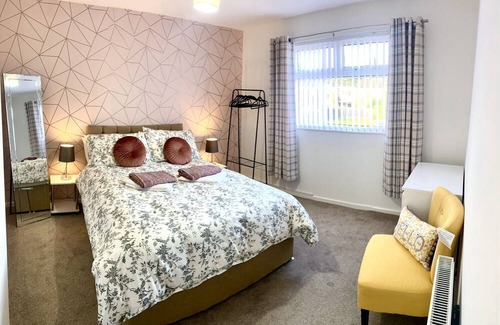 Thornaby On Tees Haus | Home from Home Howard’s House provides a comfy , clean home for your stay .