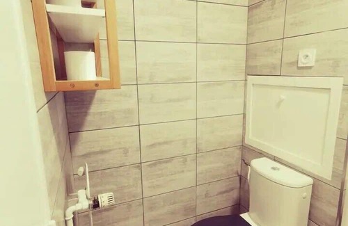 Vaulx-en-Velin Wohnung | Appartement Charmant, parking gratuit