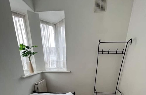 Lea Bridge Haus | Relaxing single room