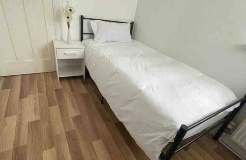 Lea Bridge Haus | Relaxing single room