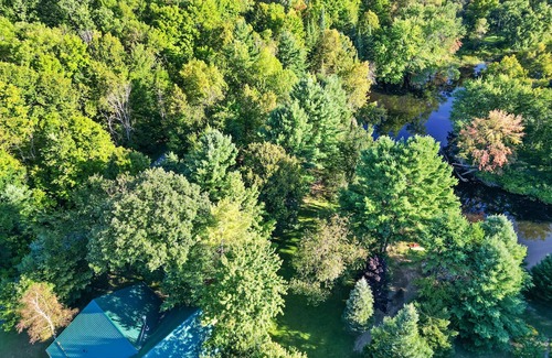 Actinolite Hütte | The Gordon's River Cabin-Custom Log Home The perfect family getaway!