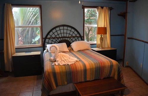 Placencia Wohnung | Nautical Inn 1-Spacious Bungalow on the Beach-Pool