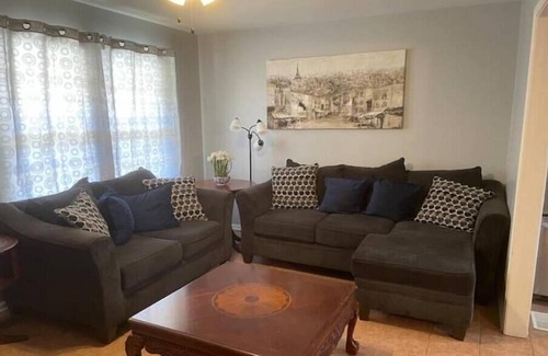 Stephens Haus | Athens Hideaway