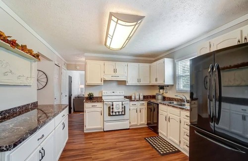 Dublin Haus | Family & Friends, 5BR 3BA Home Near Zoo , 10 min to OSU Downtown