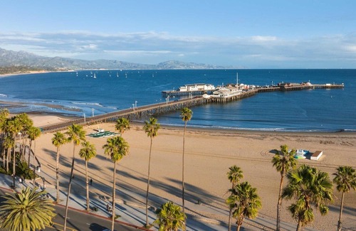Lower State Haus | Penthouse with Lounge, Private Balcony, Fire Pits